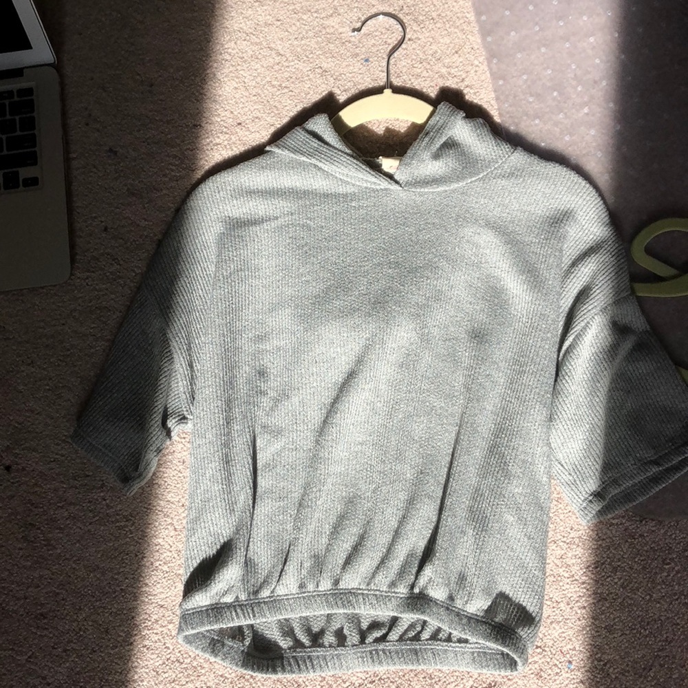 Comfortable grey Hoodie Short sleeve!!